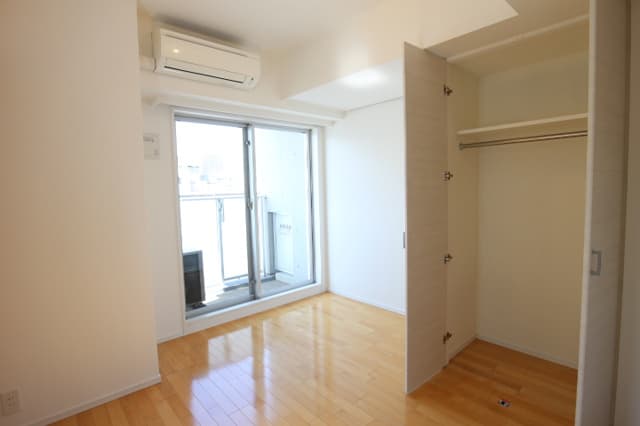Room image 9