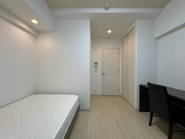 Room image 12
