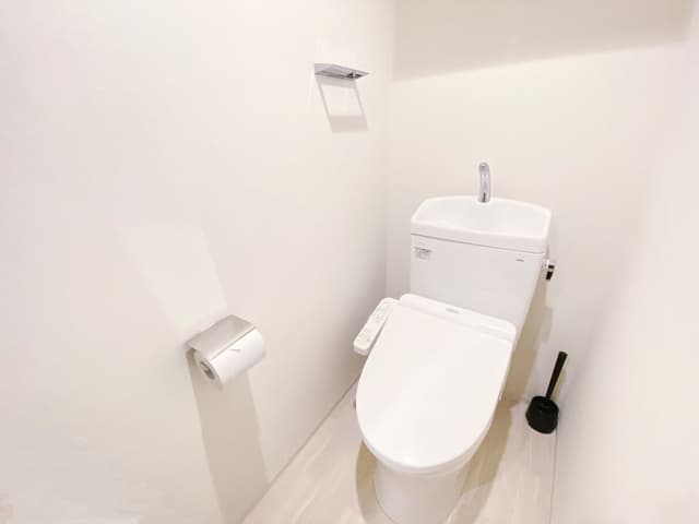 Room image 10