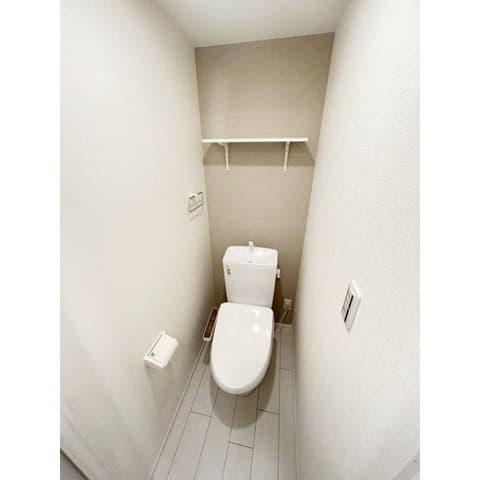 Room image 8