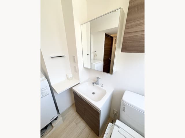 Room image 12