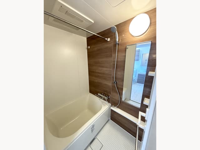 Room image 15