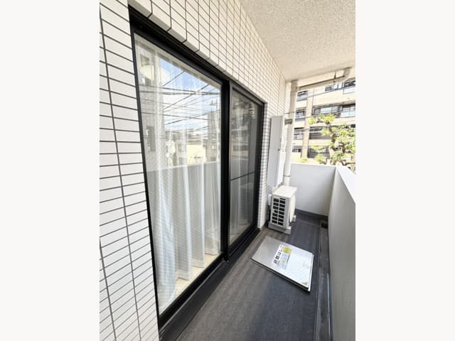 Room image 8