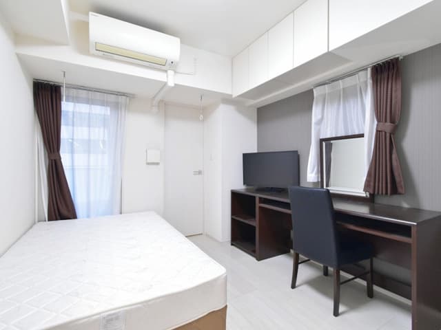 Room image 8