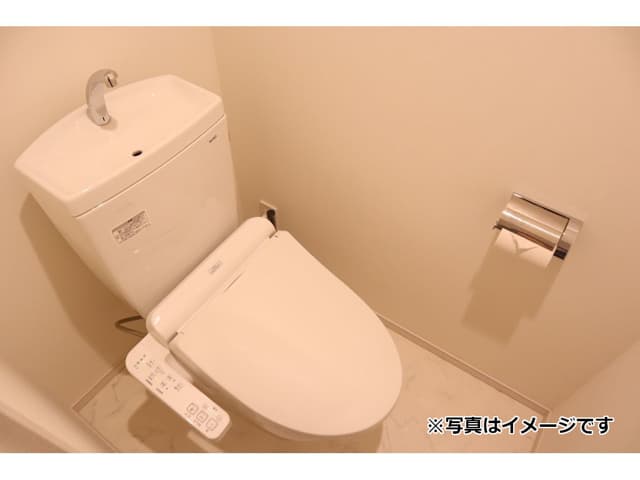 Room image 8