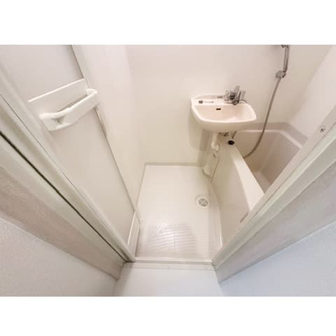 Room image 10