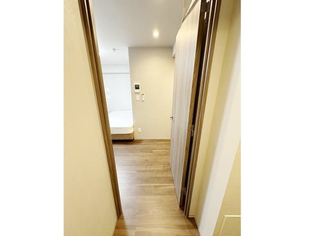 Room image 12