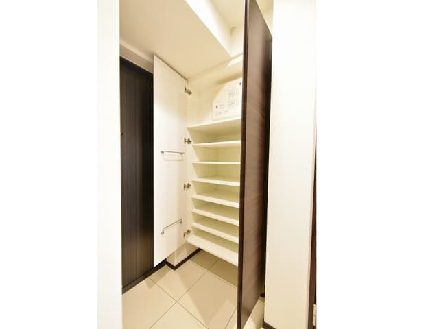 Room image 15