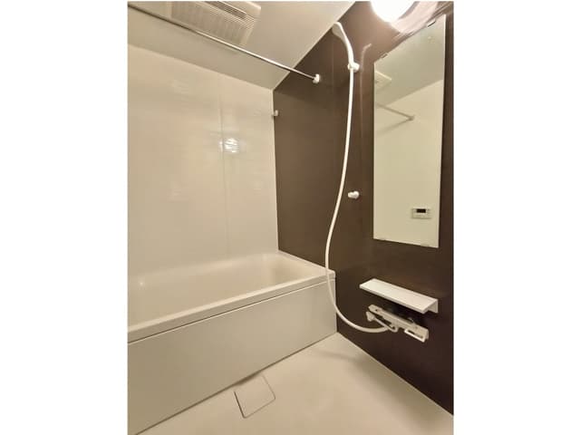 Room image 10