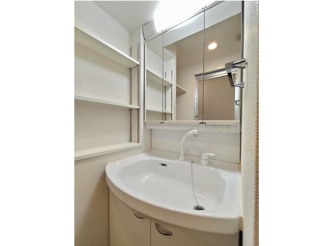 Room image 13