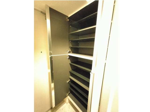 Room image 15
