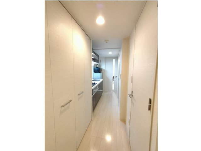 Room image 16