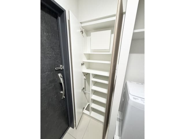Room image 13