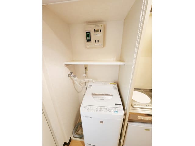 Room image 8