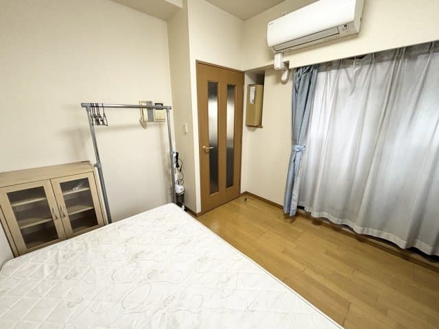 Room image 15