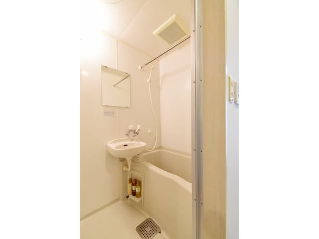 Room image 12