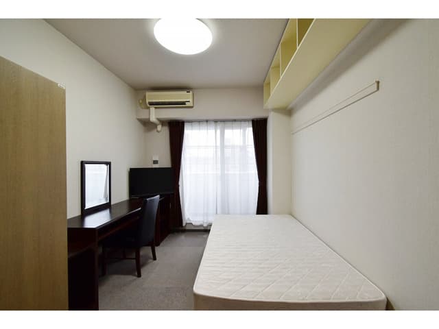 Room image 9