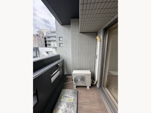 Room image 13