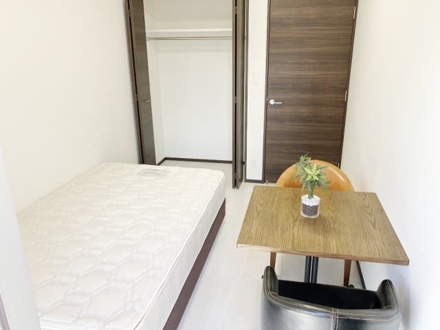 Room image 11