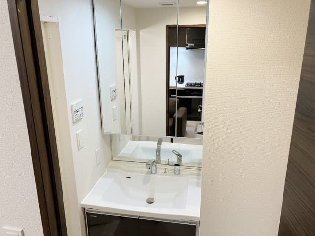 Room image 15