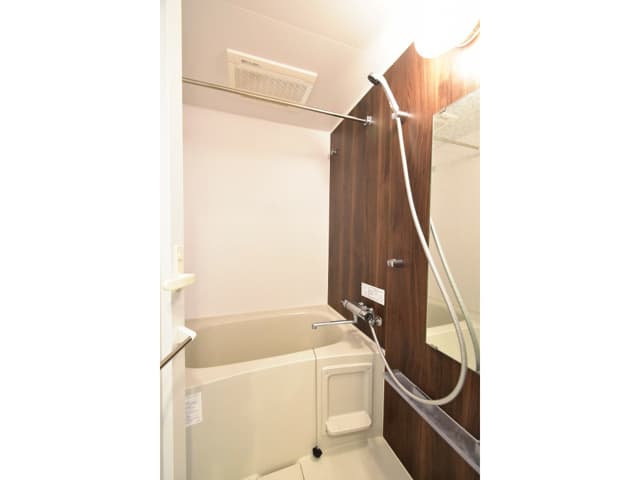 Room image 9