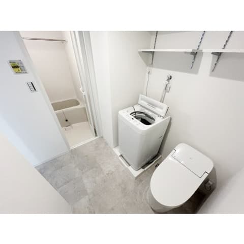 Room image 8