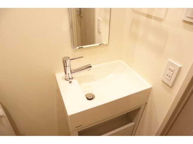 Room image 8