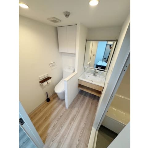 Room image 12