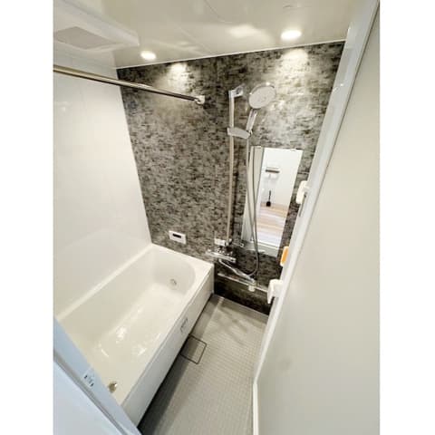Room image 15