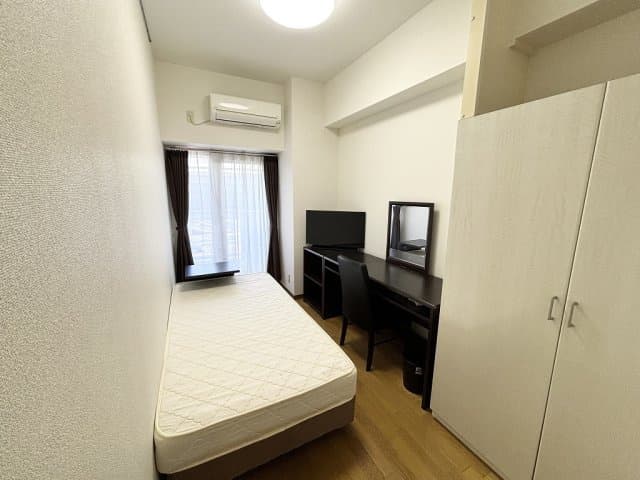Room image 8