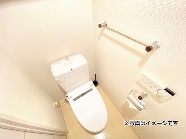 Room image 8