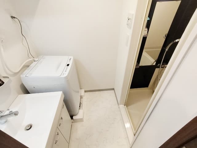 Room image 10
