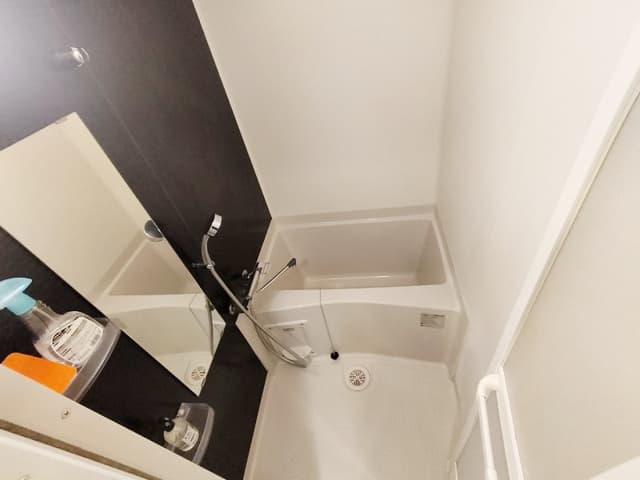 Room image 11