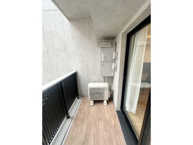 Room image 13