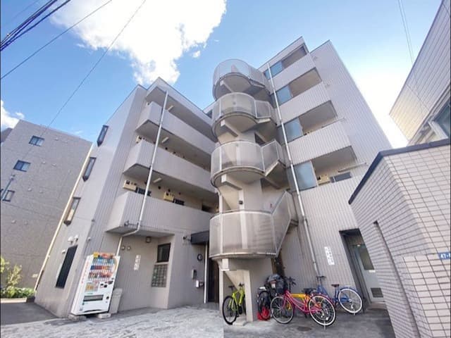 Main exterior of Lwing Itabashi Honmachi