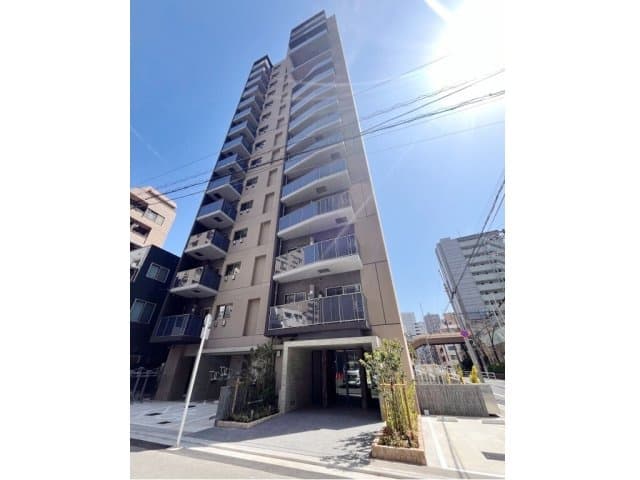 Main exterior of Crecia IDZ Ueno