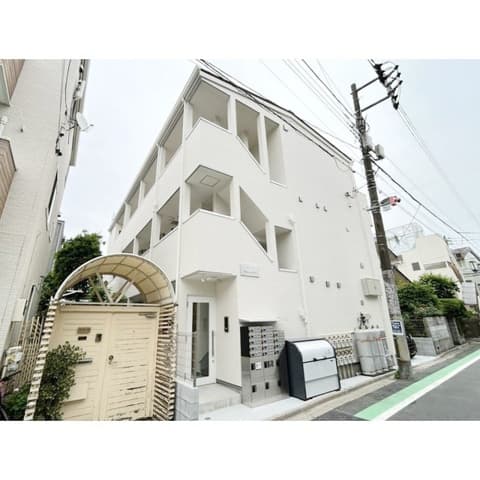 Main exterior of Guarneri Oku