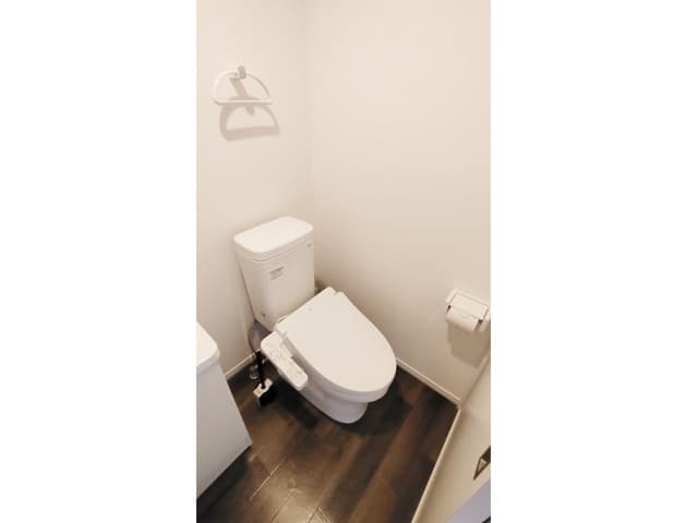 Room image 8