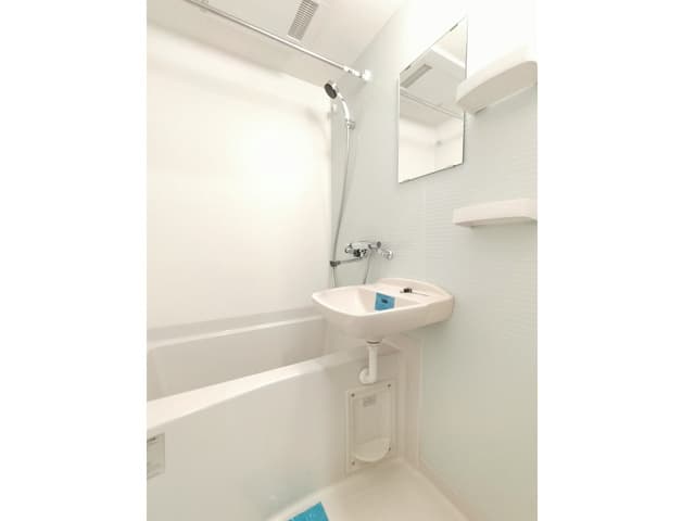 Room image 10