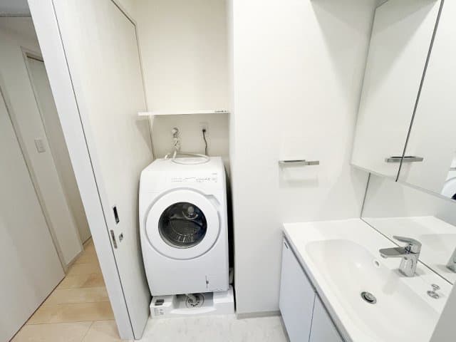 Room image 16