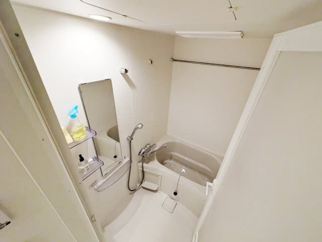 Room image 8