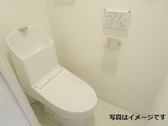 Room image 8