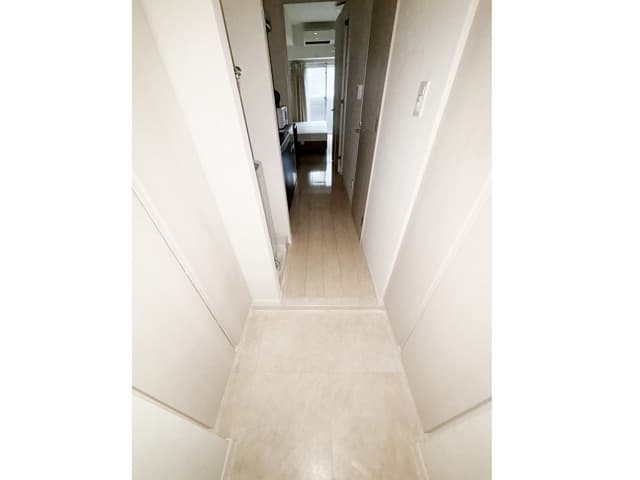 Room image 11