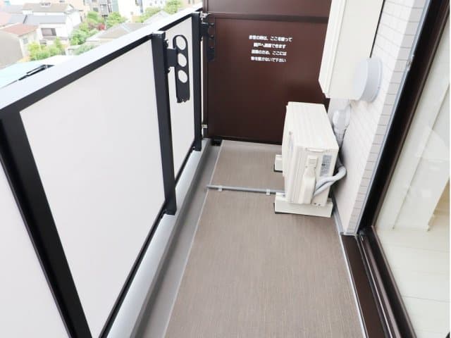 Room image 12