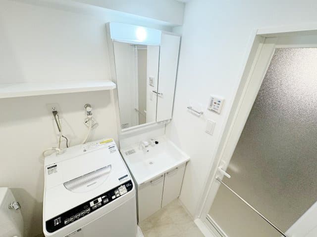 Room image 16