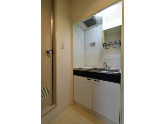 Room image 11