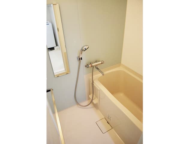 Room image 8