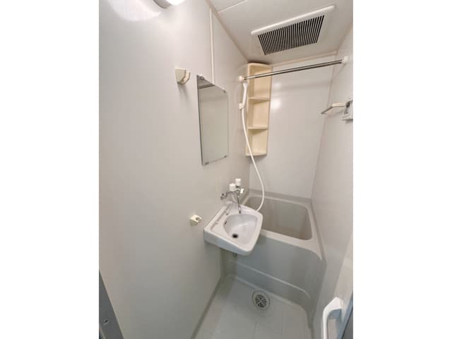 Room image 10