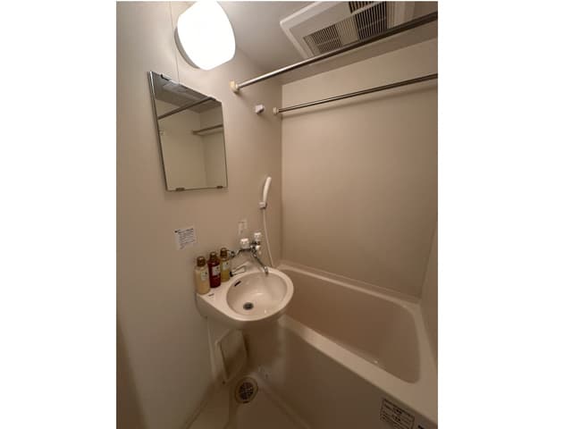 Room image 10