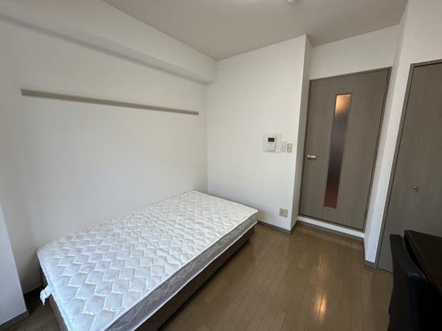 Room image 16
